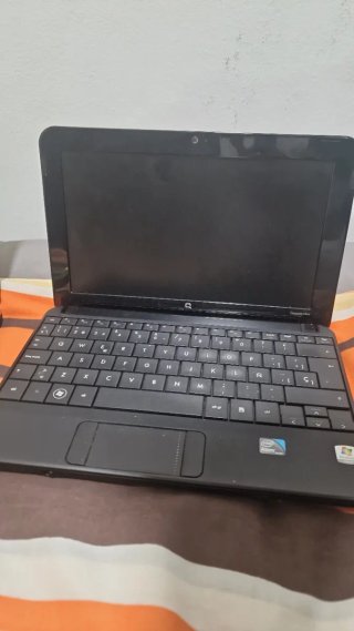 2 Portátiles (Negro y Verde)