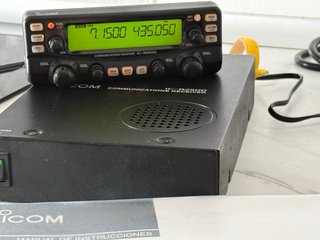ICOM R-2500 Receptor HF/VHF/UHF/SHF