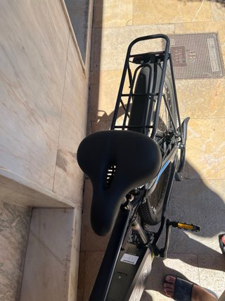 Bicicleta Eléctrica Negra y Azul