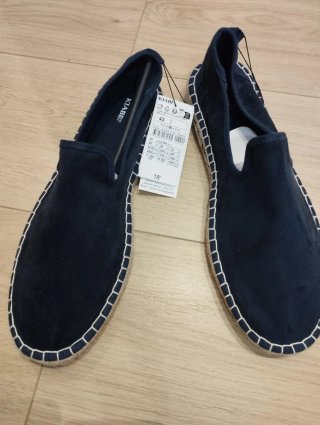 Alpargatas nuevas de ante azul talla 43.