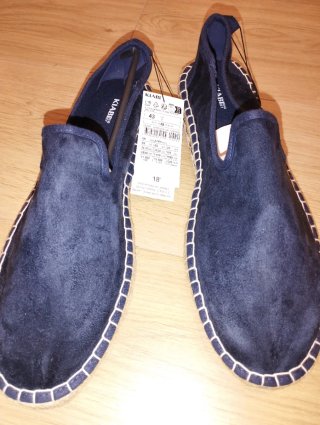 Alpargatas nuevas de ante azul talla 43.