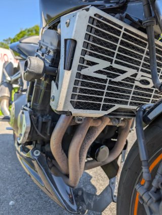 Kawasaki Z750 R Negra.