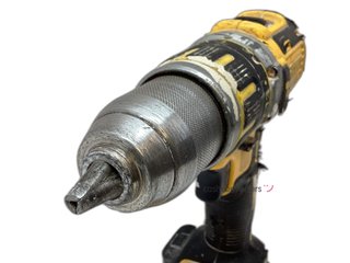 taladro a bateria dewalt dcd795