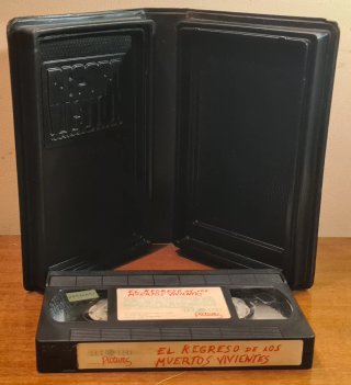 VHS El Regreso de los Muertos Vivientes Videoclub