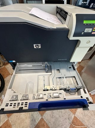 Impresora HP Color LaserJet CP5225