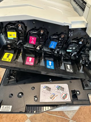 Impresora HP Color LaserJet CP5225