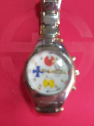 Reloj Swiss Designs Cuarzo Dorado y Plateado