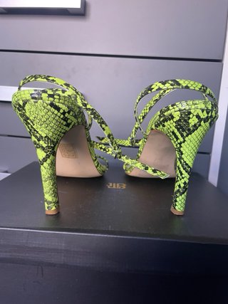 Sandalias La Strada Piel Serpiente Fluor
