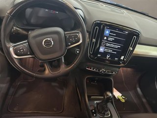 Volvo XC40 1.5 T2 Momentum Pro Auto