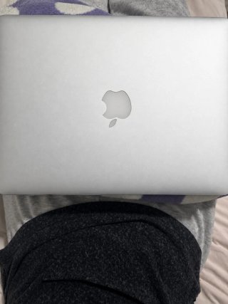 Funda y ordenador Apple