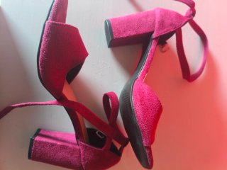 Zapatos de tacón burdeos