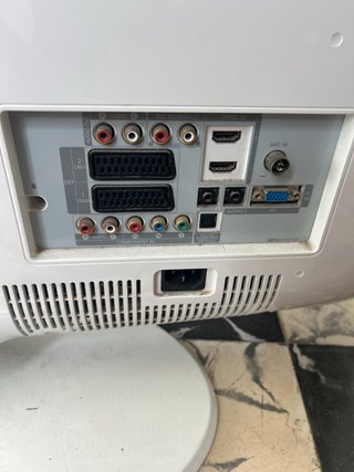 Televisor Samsung 40 Blanco ideal para consola