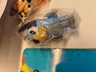 Lote 12 figuras Bluey familia y amigos