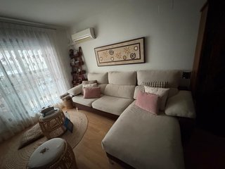 Sofá chaise longue beige y marrón