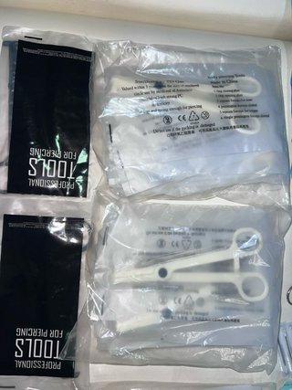 Lote material piercer anillador esterilizado
