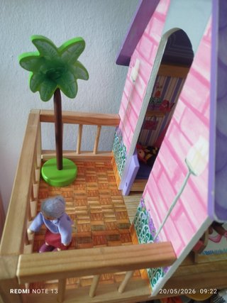 Casita de muñecas 3 pisos + complementos