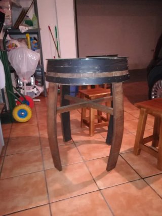 4 Tavolo da bar in botte con piano in vetro e sgabelli