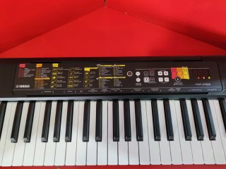 Teclado Yamaha PSR-FS2 Seminuevo
