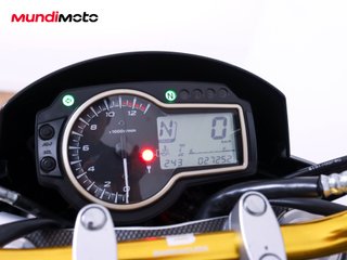 SUZUKI GSR 750