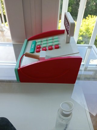 Caja registradora de madera para niños