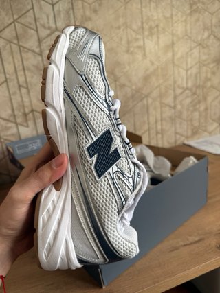 New Balance 740