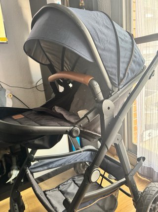 Coche lionelo , asiento y fular momcozy
