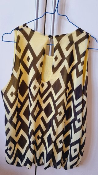 Top blusa fantasia geometrica giallo nero