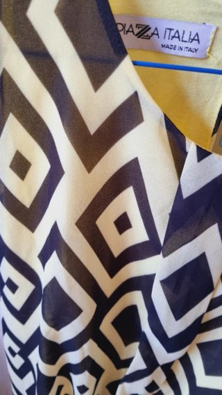 Top blusa fantasia geometrica giallo nero