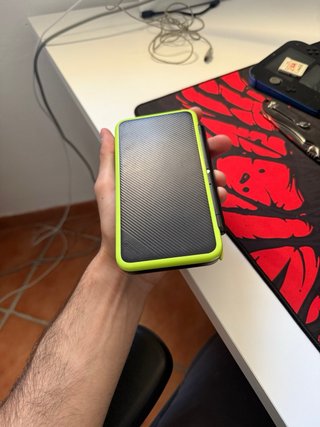Nintendo 2DS XL Negra y Verde