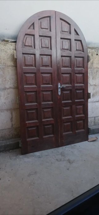Puerta doble madera antigua
