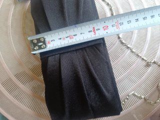 Bolso de fiesta negro con cadena