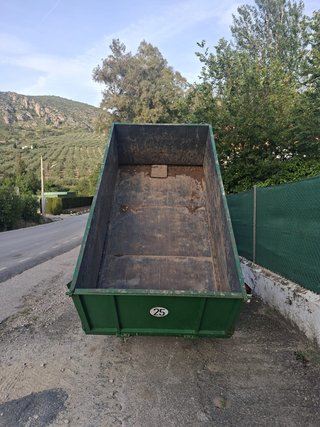 remolque de tractor tipo Batea 3000kg Verde