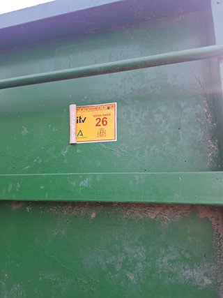 remolque de tractor tipo Batea 3000kg Verde