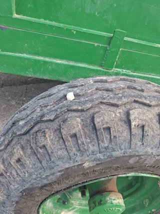remolque de tractor tipo Batea 3000kg Verde
