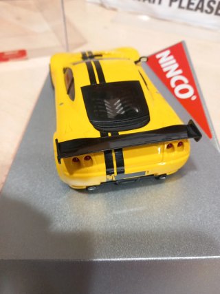 Coche Scalextric Ninco Ascari KZ1 10 Aniversario