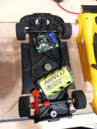 Coche Scalextric Ninco Ascari KZ1 10 Aniversario