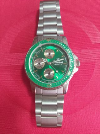 Reloj V.D. Cuarzo Verde y Plateado