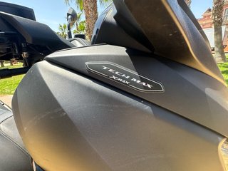 Yamaha XMAX Negra Maxi-Scooter