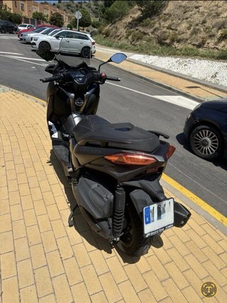 Yamaha XMAX Negra Maxi-Scooter