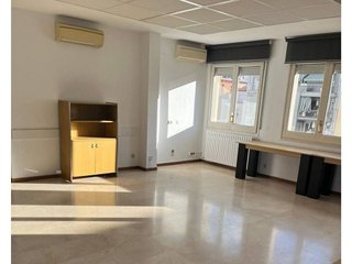 Oficina en alquiler en Eixample Nord – La Devesa en Girona