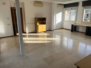 Oficina en alquiler en Eixample Nord – La Devesa en Girona
