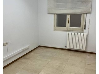 Oficina en alquiler en Eixample Nord – La Devesa en Girona