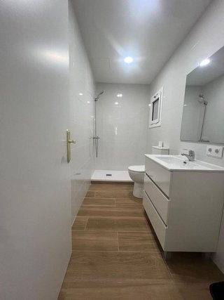 Local comercial en venta en Les Planes en Hospitalet de Llobregat, L´