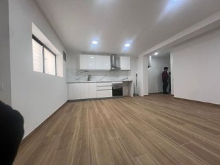 Local comercial en venta en Les Planes en Hospitalet de Llobregat, L´