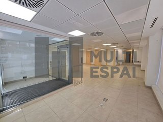 Local comercial en alquiler en La Nova Esquerra de l'Eixample en Barcelona