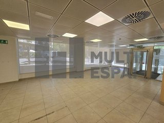 Local comercial en alquiler en La Nova Esquerra de l'Eixample en Barcelona