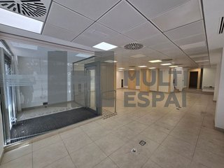 Local comercial en alquiler en La Nova Esquerra de l'Eixample en Barcelona