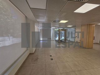 Local comercial en alquiler en La Nova Esquerra de l'Eixample en Barcelona