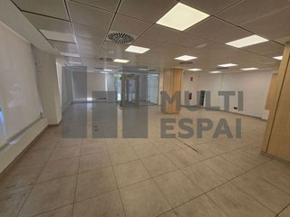 Local comercial en alquiler en La Nova Esquerra de l'Eixample en Barcelona