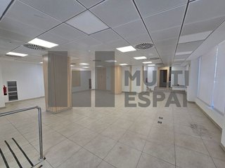 Local comercial en alquiler en La Nova Esquerra de l'Eixample en Barcelona